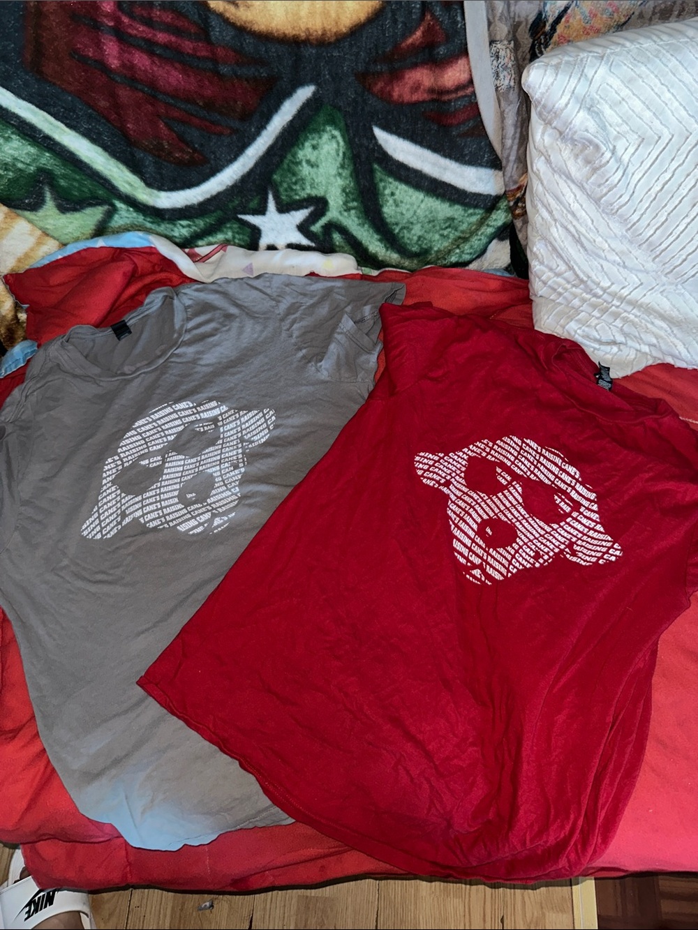 Raising Cane‘s crew Red and Gray Short Sleeve Graphic Tees